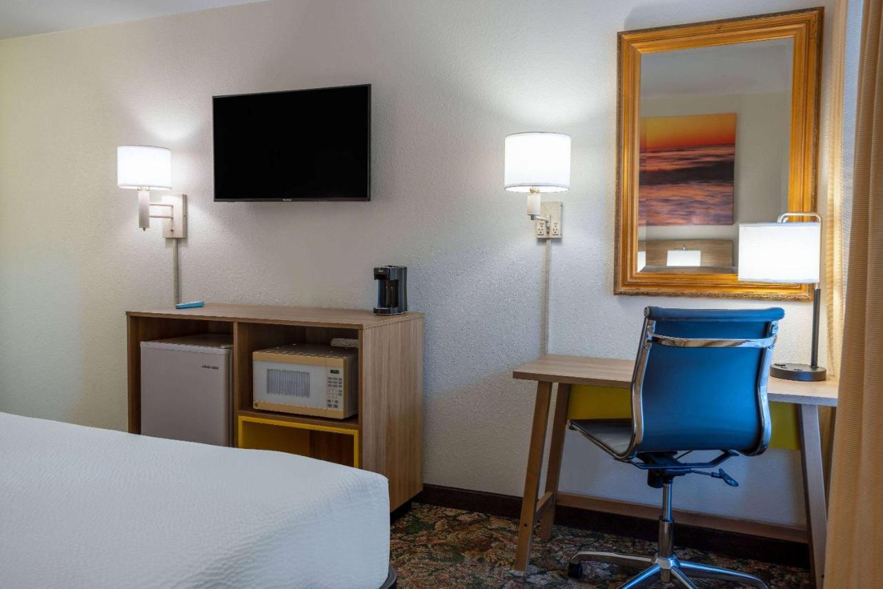 Hotel Carolina A Days Inn By Wyndham Hilton Head Island Zewnętrze zdjęcie